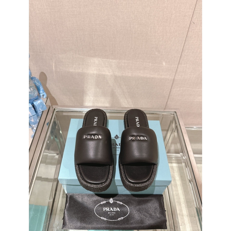 Pra*a slippers